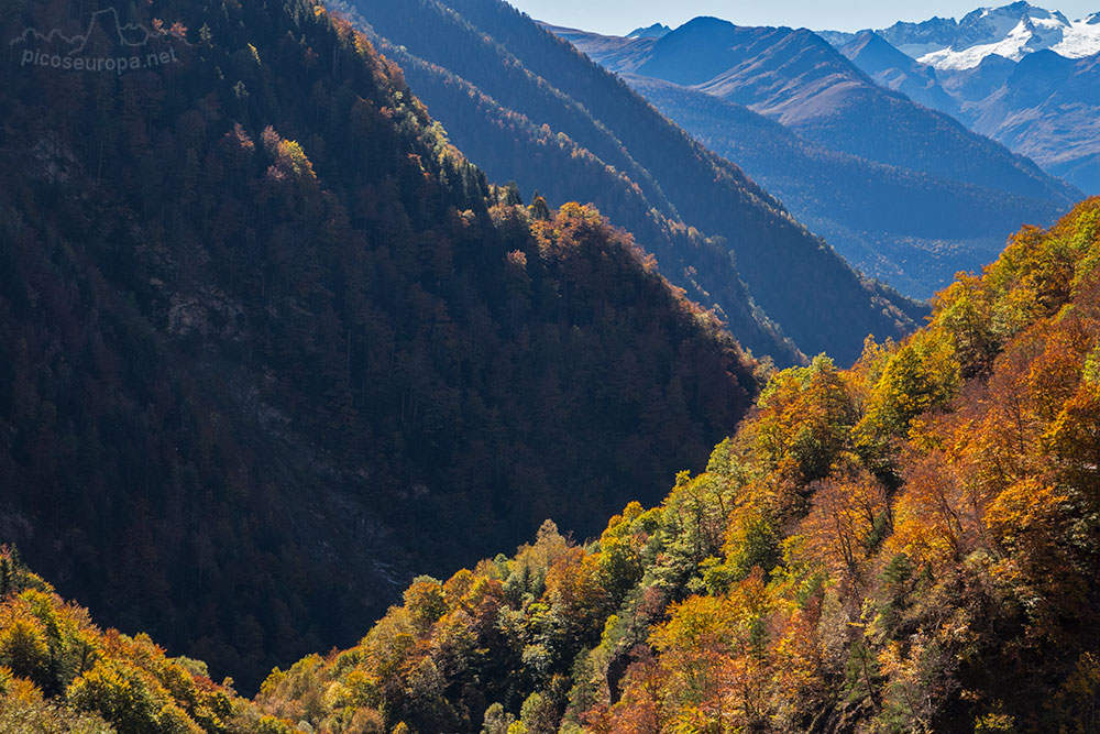 Foto: Desde el Mirador de la val de Varrados, Val d'Aran, Pirineos, Catalunya Foto: Desde el Mirador de la val de Varrados, Val d'Aran, Pirineos, Catalunya